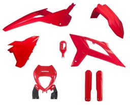 Sada plastov Beta, RTECH (červená, 6 dielov vr. masky a krytov vidlíc)